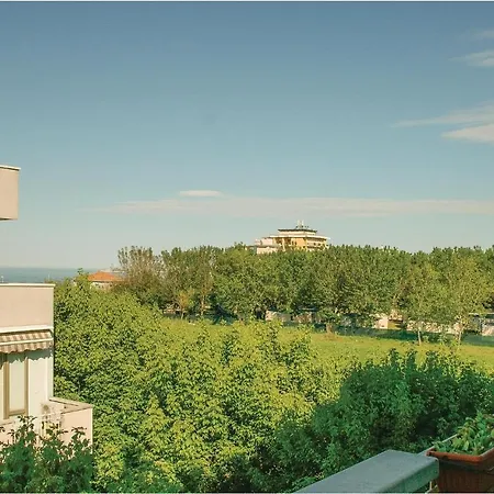 3 Bedroom Beautiful In Apartamento